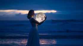 Cum influențează Luna Plină din noiembrie 2023 zodiile! Ei sunt cei care vor avea o perioadă de basm